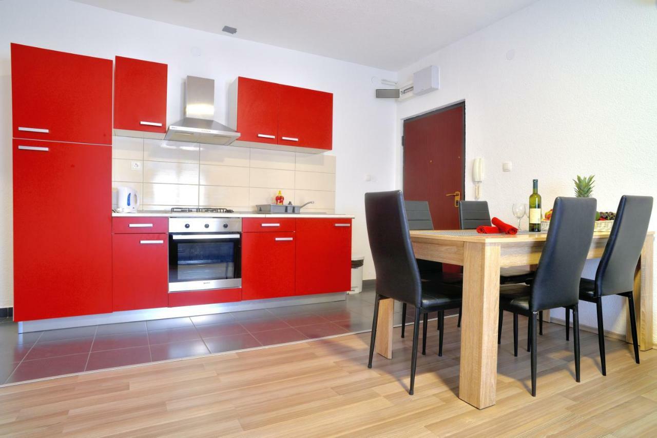 Red Rose Apartment สปลิท ภายนอก รูปภาพ