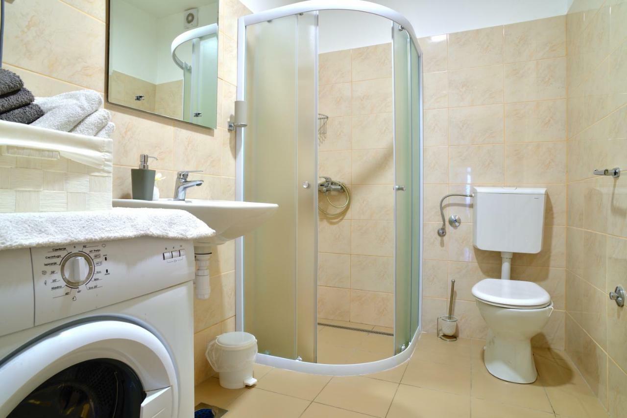 Red Rose Apartment สปลิท ภายนอก รูปภาพ
