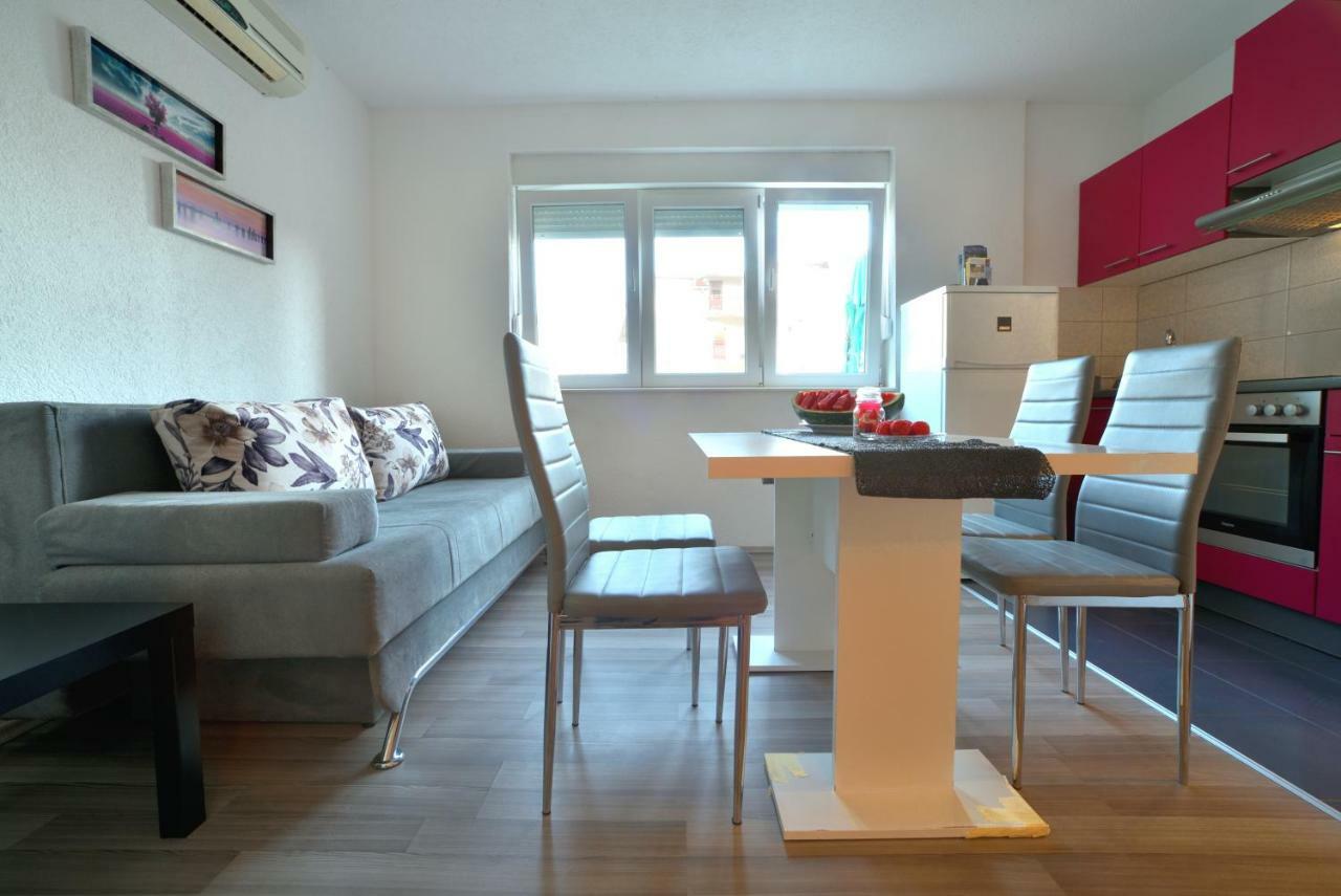 Red Rose Apartment สปลิท ภายนอก รูปภาพ