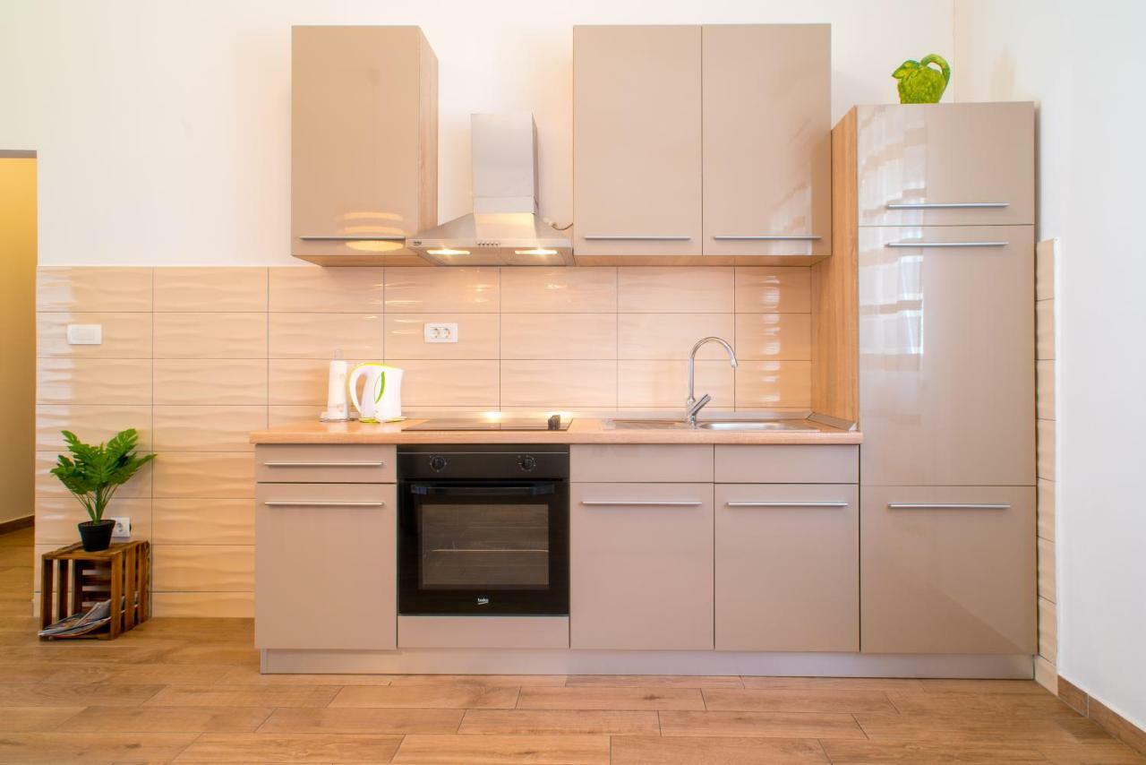 Red Rose Apartment สปลิท ภายนอก รูปภาพ